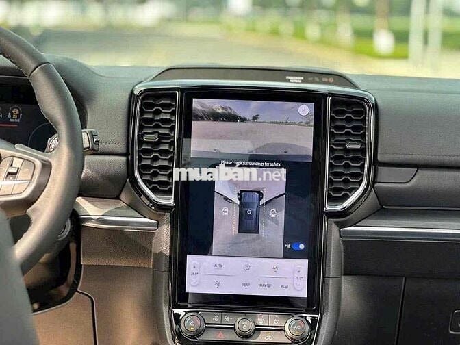 Ford Everest Titanium 4x4 Full Option 2025 Trắng