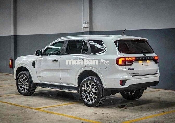Ford Everest Titanium 4x4 Full Option 2025 Trắng