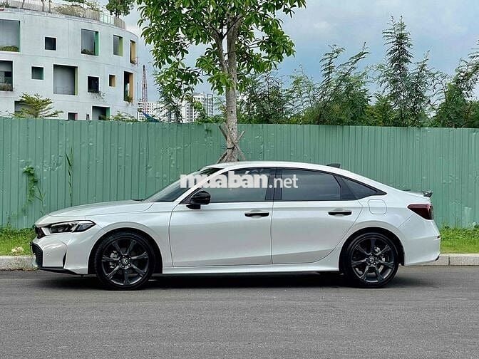 Honda Civic e:HEV RS 2024 Hybrid Trắng 6.500 km