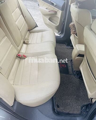 Honda Civic 2009 AT gia đình đang đi