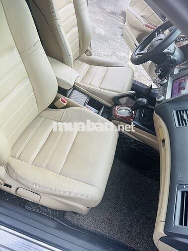 Honda Civic 2009 AT gia đình đang đi