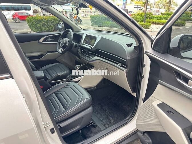 KIA Carens 1.5G Luxury 2026 + Giảm giá
