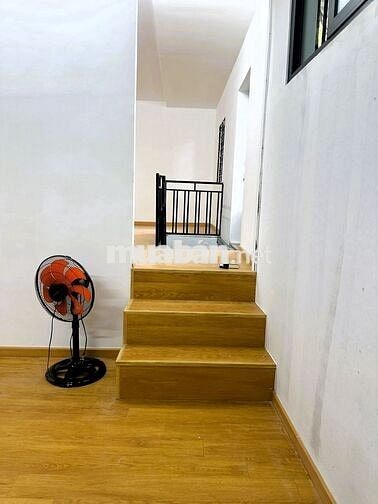 Nhà nguyên căn Thủ Đức cách Phạm Văn Đồng 50m, 3PN mới tinh giá tốt
