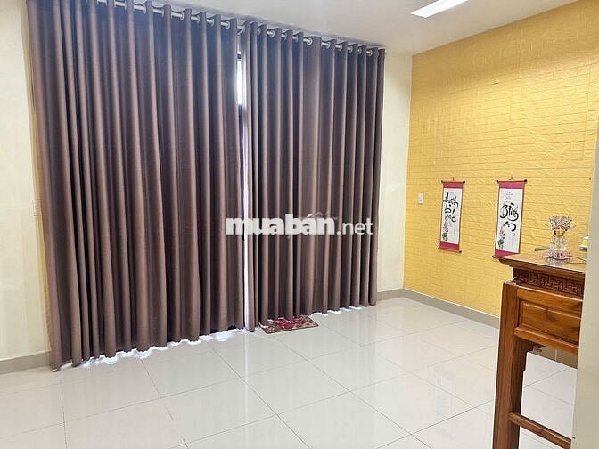 Cho thuê nhà mặt phố Huỳnh Ngọc Đủ, Hòa Xuân, Cẩm Lệ - 3 tầng giá tốt