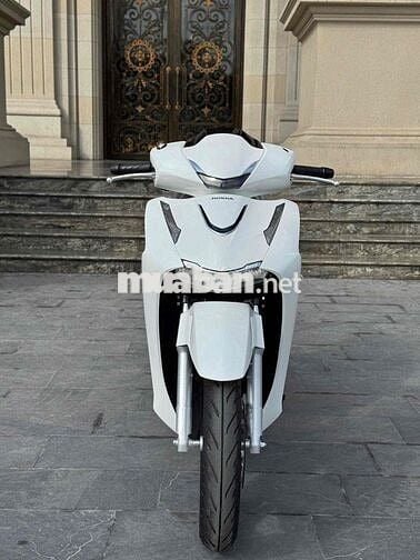 Honda SH 2026 Trắng Nhập khẩu 300km