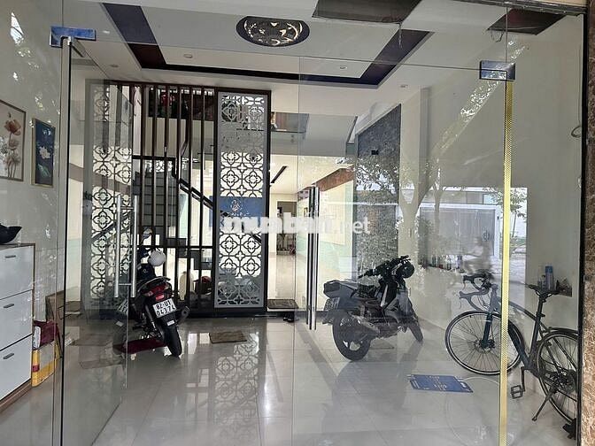 Cho thuê nhà mặt phố Huỳnh Ngọc Đủ, Hòa Xuân, Cẩm Lệ - 3 tầng giá tốt