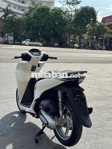 Honda SH 2026 Trắng Nhập khẩu 300km