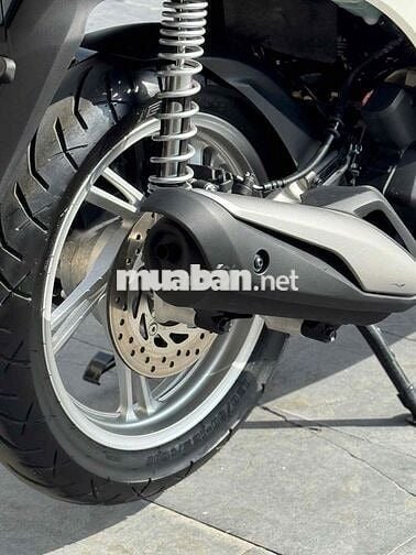 Honda SH 2026 Trắng Nhập khẩu 300km