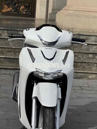 Honda SH 2026 Trắng Nhập khẩu 300km