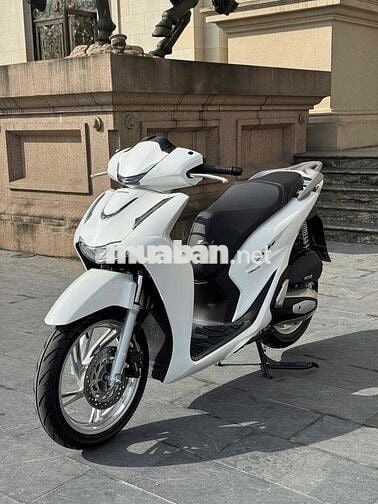 Honda SH 2026 Trắng Nhập khẩu 300km