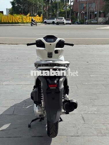Honda SH 2026 Trắng Nhập khẩu 300km