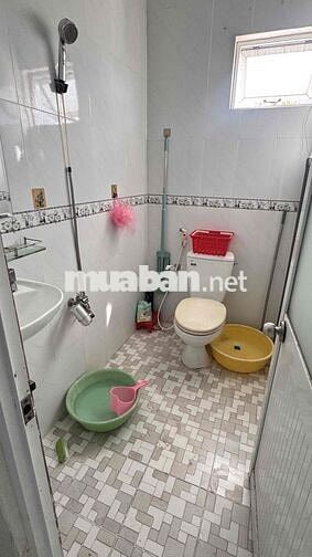 cho thuê 2tr5 bao nước có máy lạnh quận 8 ngay chợ bùi mịn trực
