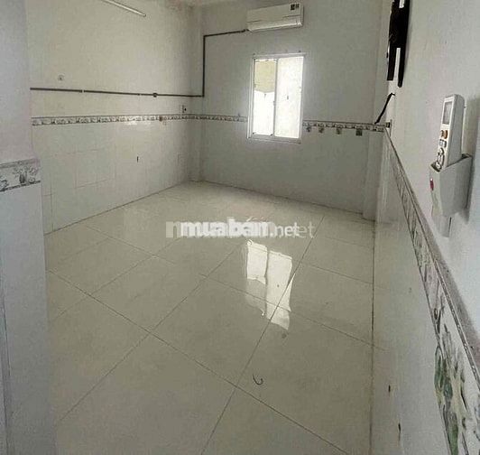 cho thuê 2tr5 bao nước có máy lạnh quận 8 ngay chợ bùi mịn trực