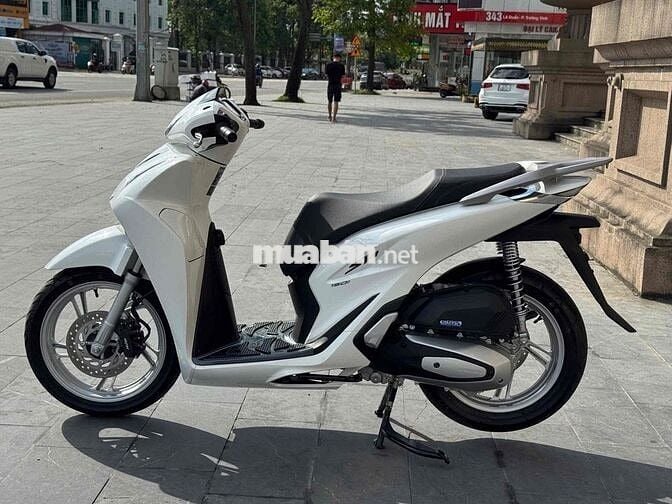 Honda SH 2026 Trắng Nhập khẩu 300km