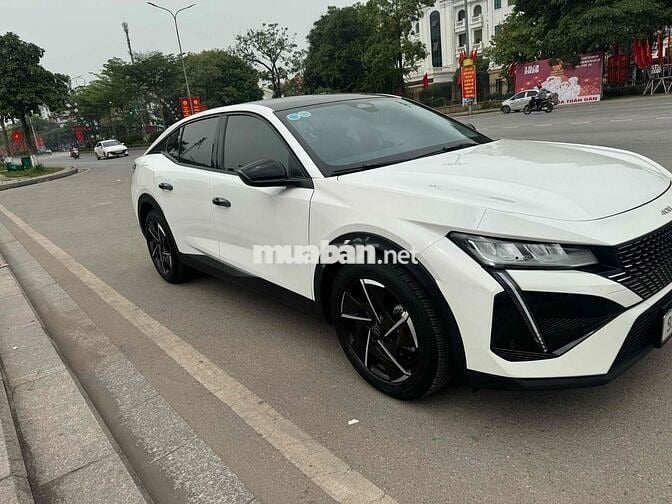 Peugeot 408 Trắng 5 chỗ