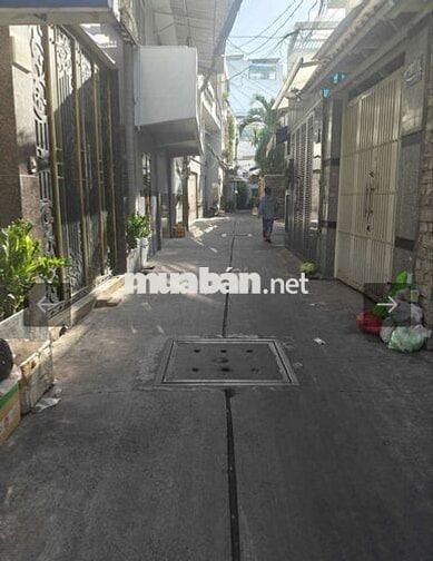 Chủ Gấp Bán Gấp Căn Nhà Lạc Long Quân Tân Bình 65m2 hẻm Xe Hơi giá 6 T