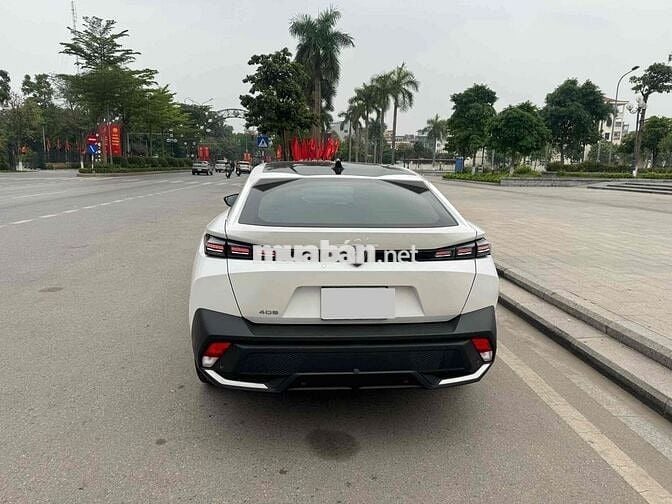 Peugeot 408 Trắng 5 chỗ