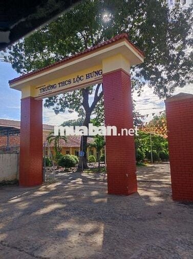 Chính chủ bán đất trung tâm Lộc Hưng: 10x60m, sát 3 trường UBND xã