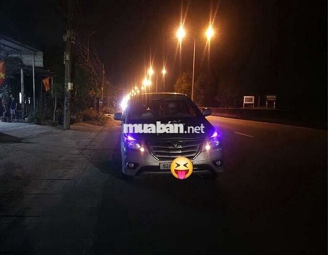 Toyota Innova 2.0E 2013 Bạc