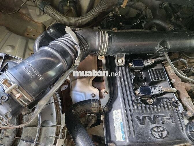 Toyota Innova 2.0E 2013 Bạc