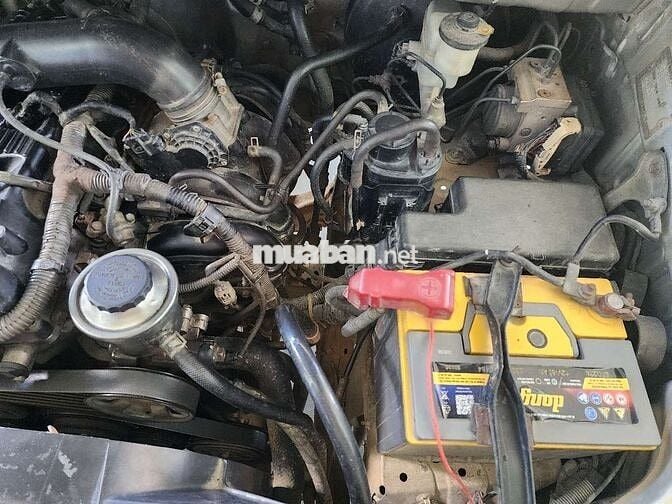 Toyota Innova 2.0E 2013 Bạc