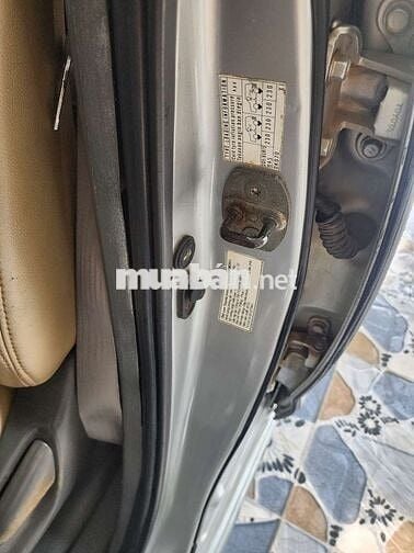 Toyota Innova 2.0E 2013 Bạc