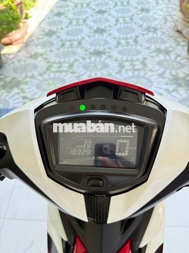 Ex 150 2018 trắng đỏ