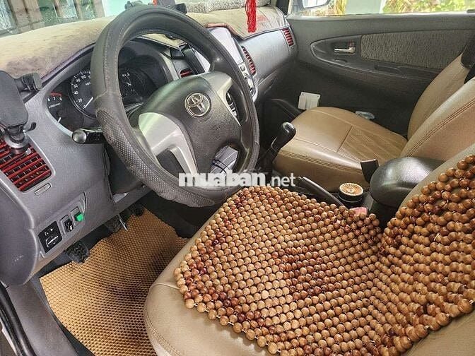 Toyota Innova 2.0E 2013 Bạc