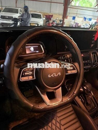 Kia Sonet Luxury Đỏ 585 km
