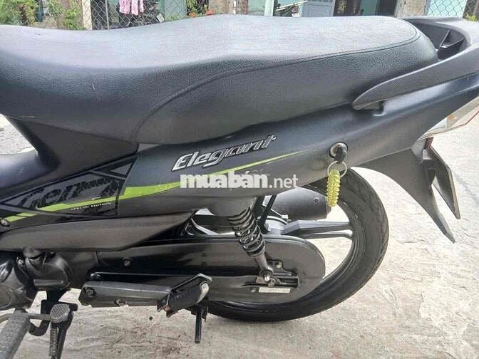 SYM Elegant 50 2023 sám xanh