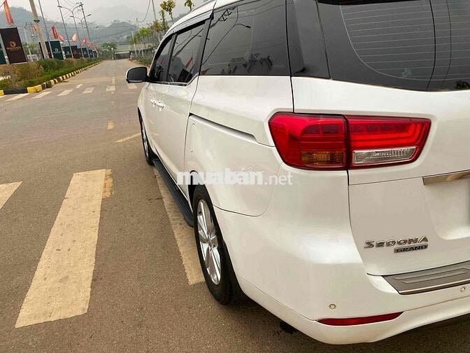 Kia Sedona 2015 Dầu Tự động 170.000 km Trắng