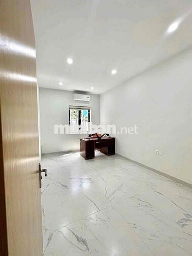 CHO THUÊ NHÀ 3 TẦNG ĐẸP 4PN DIỆN TÍCH KHỦNG 300M² – GIÁ SIÊU MỀM CỰC H