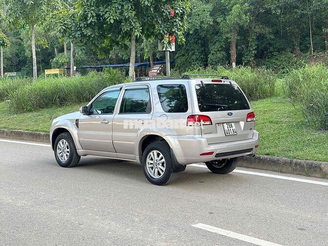 Ford Escape SUV số tự động gầm cao, full đồ chơi