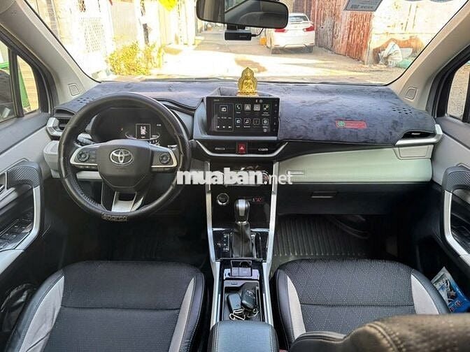 Toyota Veloz Top 2024 Xám 7 chỗ