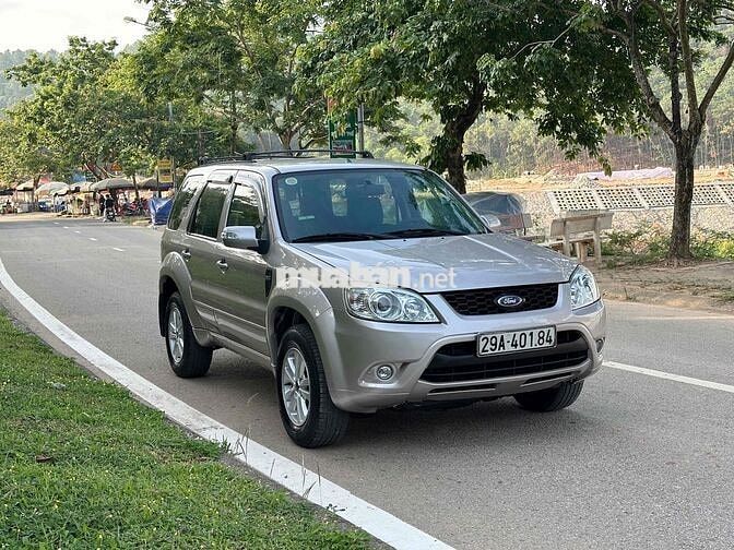 Ford Escape SUV số tự động gầm cao, full đồ chơi