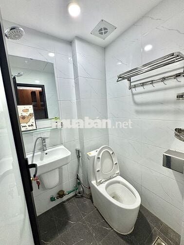 EM CHỦ TOÀ NHÀ 47B NGÕ 6 QUẦN NGỰA CHO THUÊ STUDIO FULL NỘI THẤT