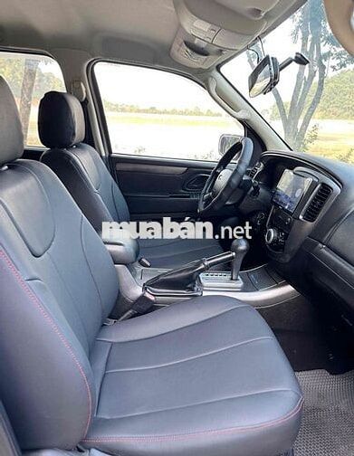 Ford Escape SUV số tự động gầm cao, full đồ chơi