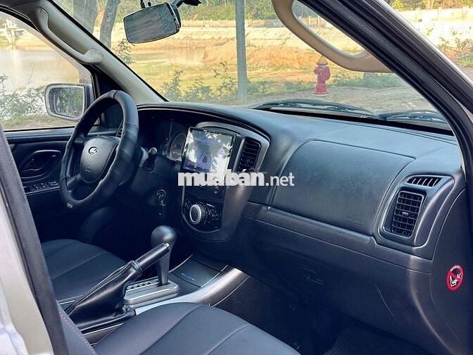 Ford Escape SUV số tự động gầm cao, full đồ chơi