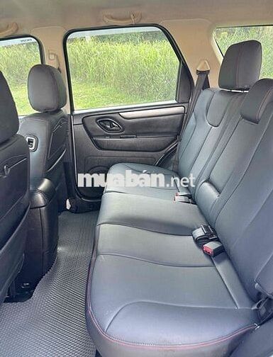 Ford Escape SUV số tự động gầm cao, full đồ chơi