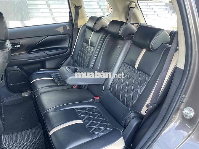 Mitsubishi Outlander 2019 7 chỗ Tự động Nâu