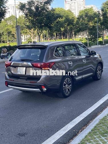Mitsubishi Outlander 2019 7 chỗ Tự động Nâu