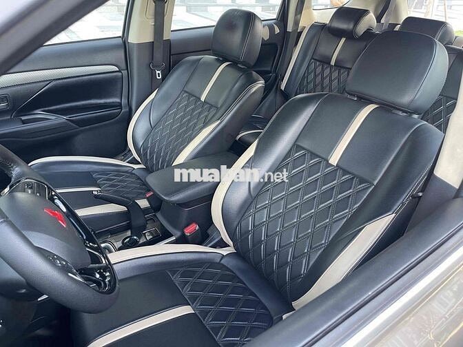 Mitsubishi Outlander 2019 7 chỗ Tự động Nâu