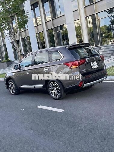 Mitsubishi Outlander 2019 7 chỗ Tự động Nâu