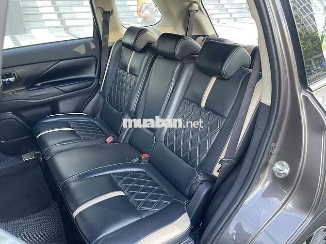 Mitsubishi Outlander 2019 7 chỗ Tự động Nâu
