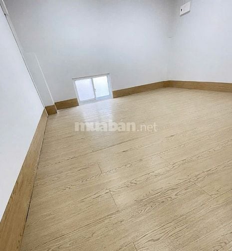 (🌹hh 40tr) Nhà 2 lầu ngay ngã tư Lạc Long Quân Âu Cơ