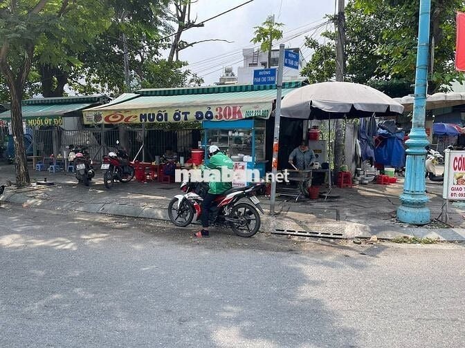 Cho thuê vỉa hè mặt tiền đường lớn