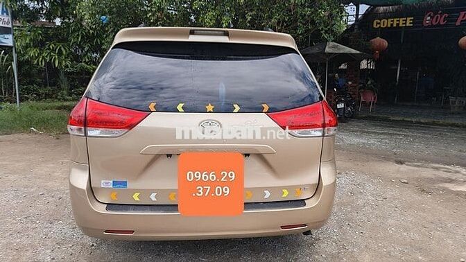 Toyota Sienna 2010 2.7 LE Vàng cát