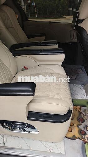 Toyota Sienna 2010 2.7 LE Vàng cát