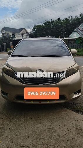 Toyota Sienna 2010 2.7 LE Vàng cát