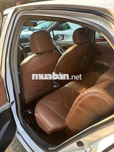 Toyota Yaris Trắng Số tự động 5 chỗ Da
